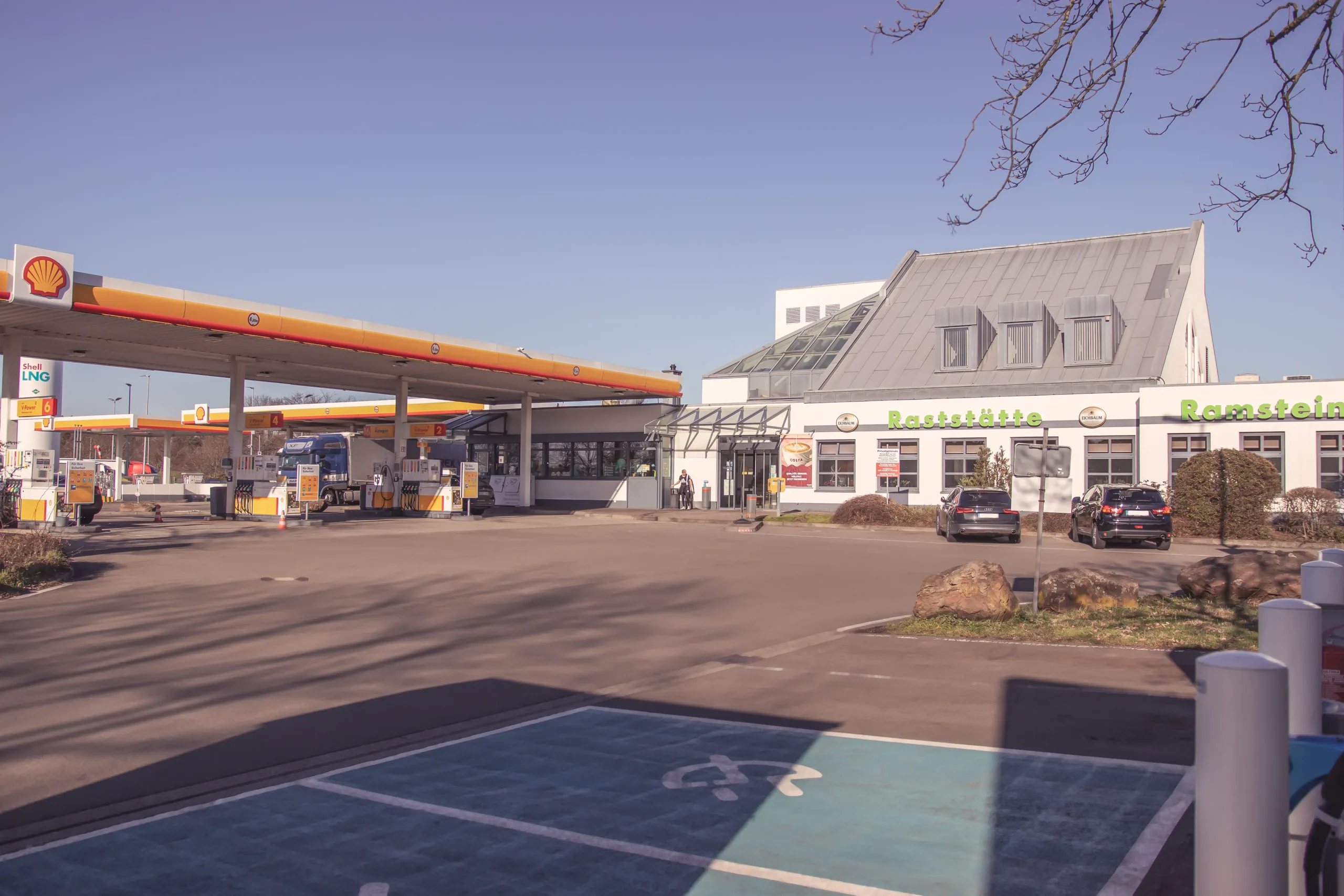 autohof-ramstein-rasthof-restaurant-raststaette